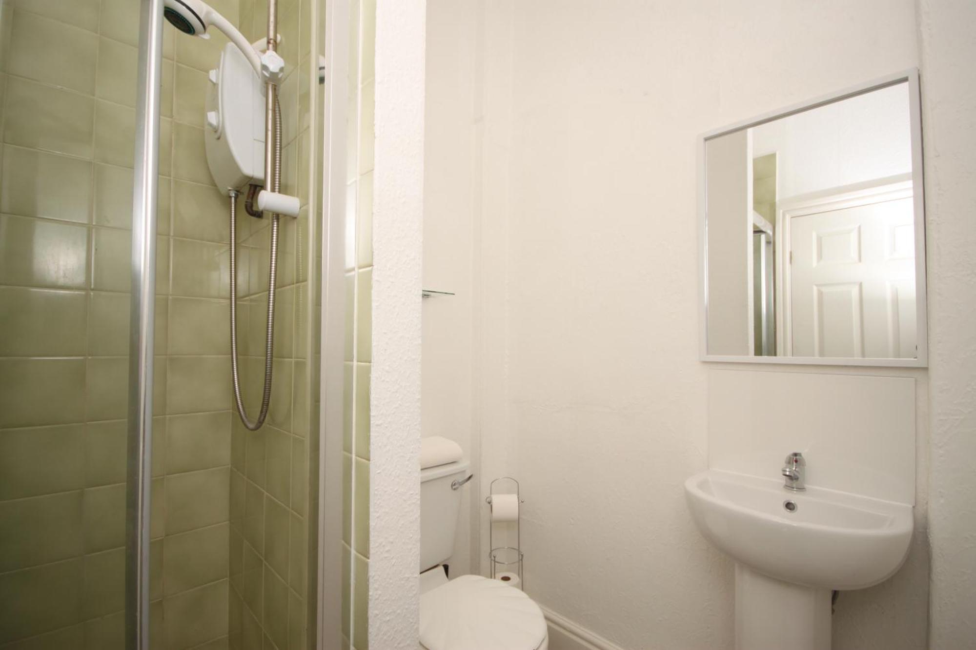בלקפול Barton Beachside - Stylish Studio Apartment, Double & Single - Central Beach & Promenade Location - Over 21'S, Family Friendly Only, Id Required חדר תמונה