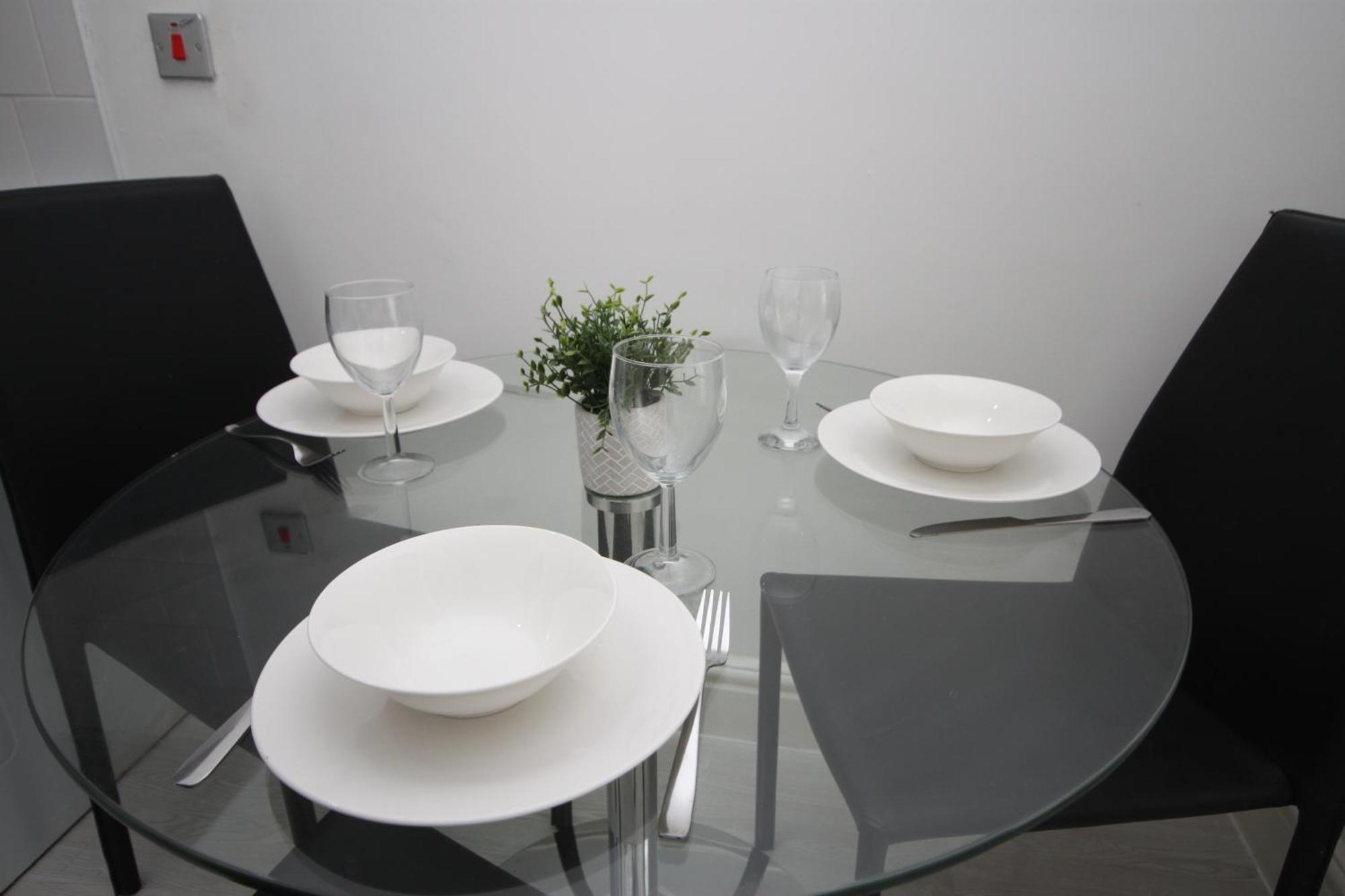 בלקפול Barton Beachside - Stylish Studio Apartment, Double & Single - Central Beach & Promenade Location - Over 21'S, Family Friendly Only, Id Required מראה חיצוני תמונה