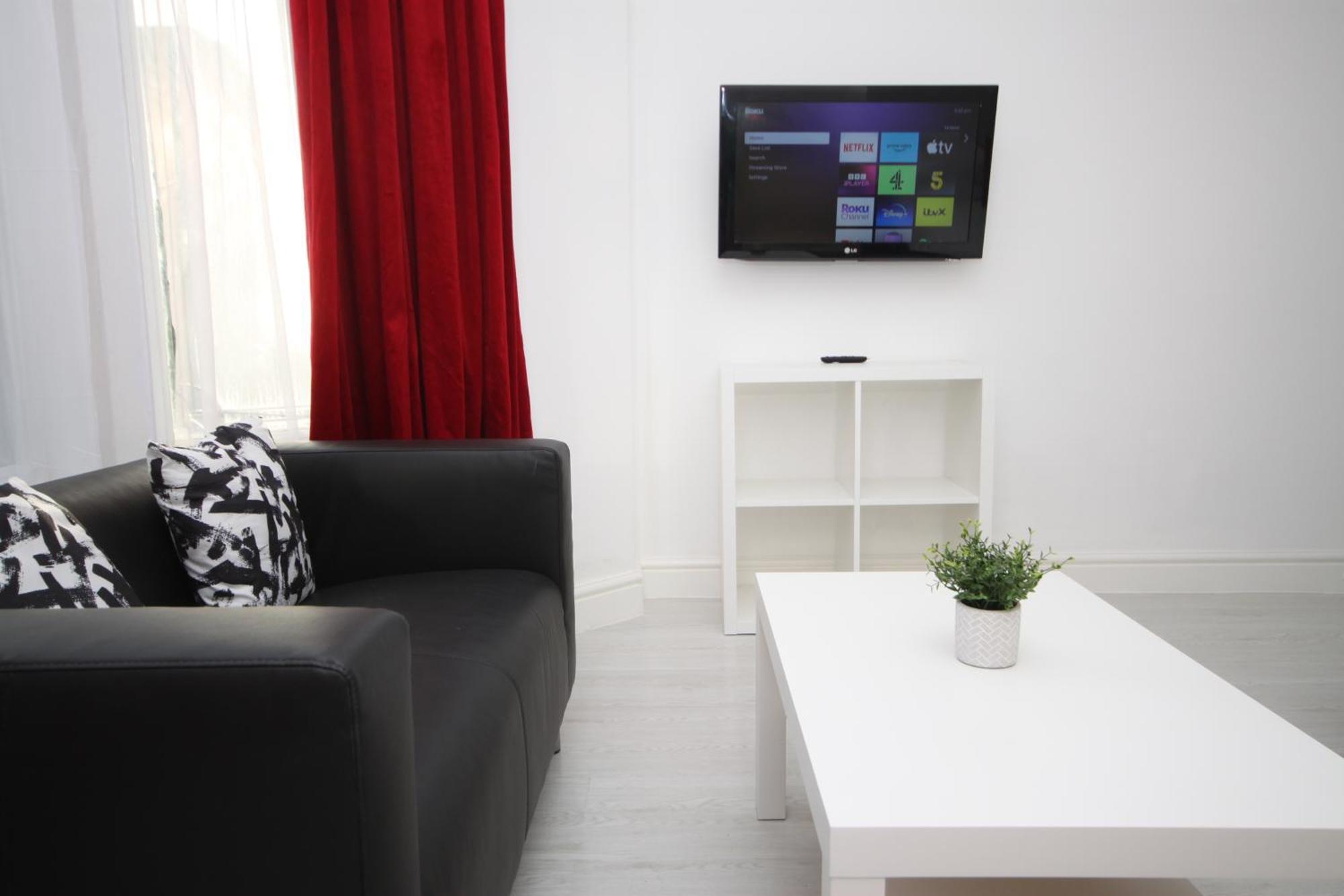 בלקפול Barton Beachside - Stylish Studio Apartment, Double & Single - Central Beach & Promenade Location - Over 21'S, Family Friendly Only, Id Required חדר תמונה