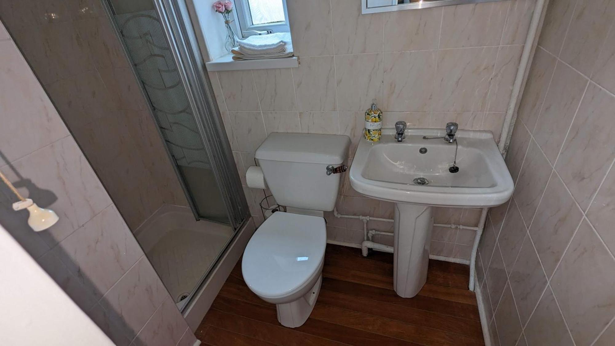 בלקפול Barton Beachside - Stylish Studio Apartment, Double & Single - Central Beach & Promenade Location - Over 21'S, Family Friendly Only, Id Required מראה חיצוני תמונה