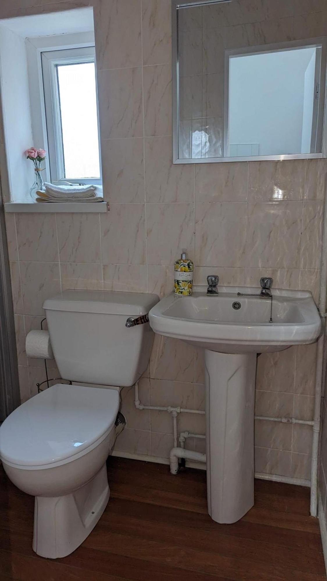 בלקפול Barton Beachside - Stylish Studio Apartment, Double & Single - Central Beach & Promenade Location - Over 21'S, Family Friendly Only, Id Required מראה חיצוני תמונה