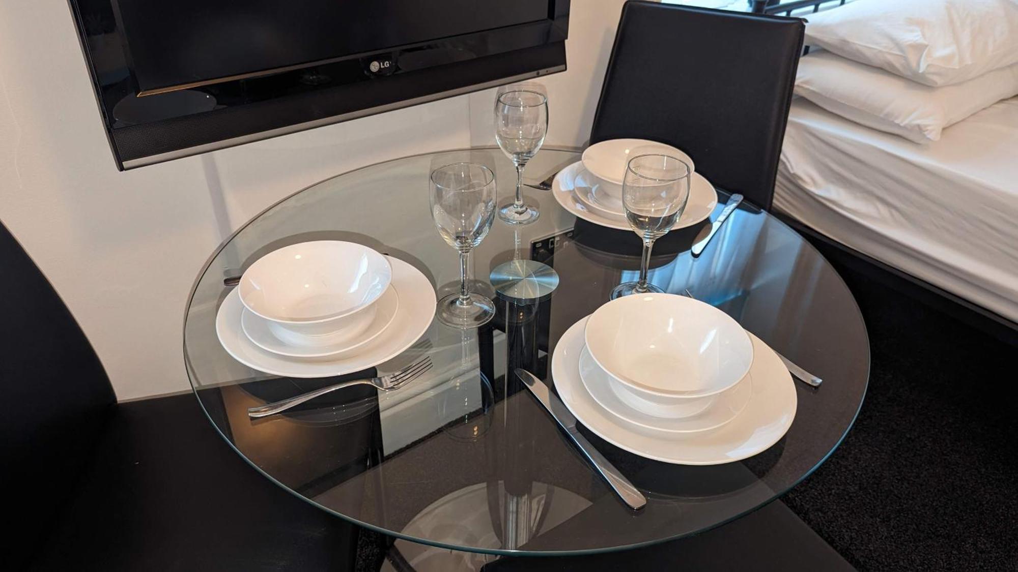 בלקפול Barton Beachside - Stylish Studio Apartment, Double & Single - Central Beach & Promenade Location - Over 21'S, Family Friendly Only, Id Required מראה חיצוני תמונה